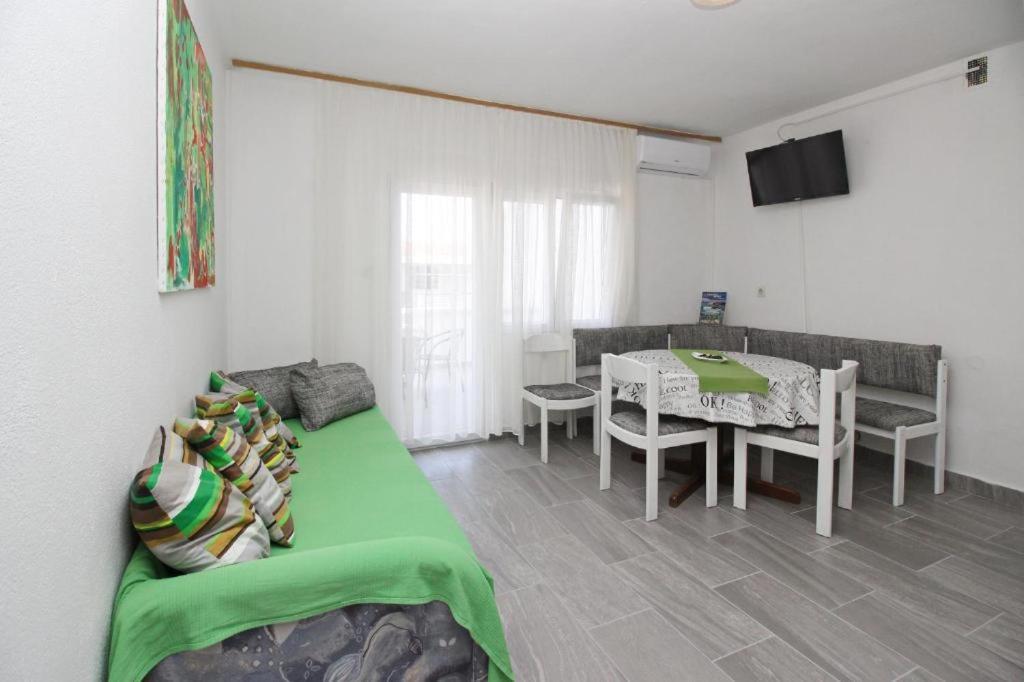 Rose 3 Apartment บัชกา ภายนอก รูปภาพ